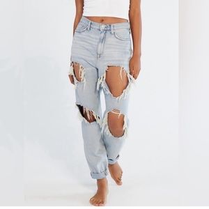 BDG Mom high rise ripped